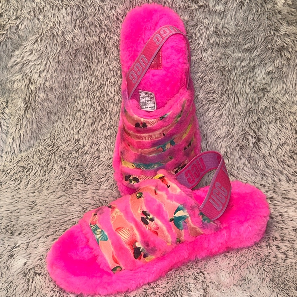 💓Ladies UGG Fluff Yeah Tiger Flower Sling